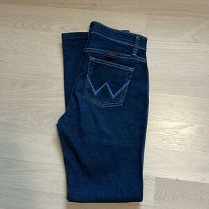 Women’s Q-baby Wrangler jeans medium to darker blue.